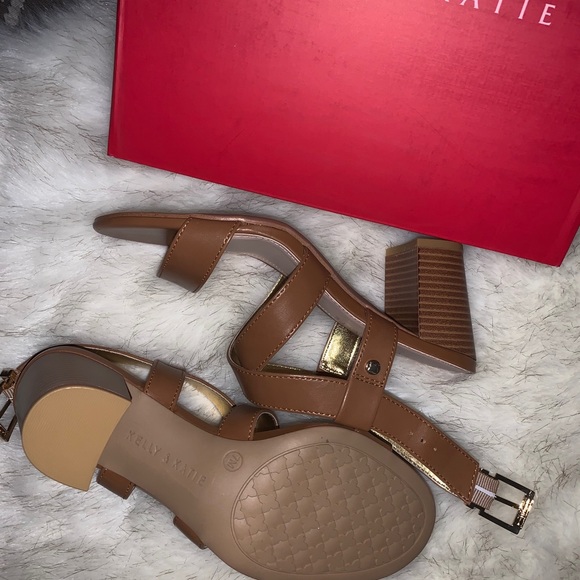 Kelly & Katie Heeled Sandals size 7 - Picture 2 of 3
